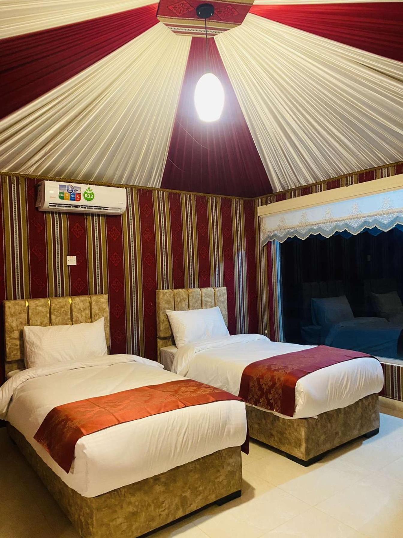 Wadi Rum Sky Camp Exteriör bild