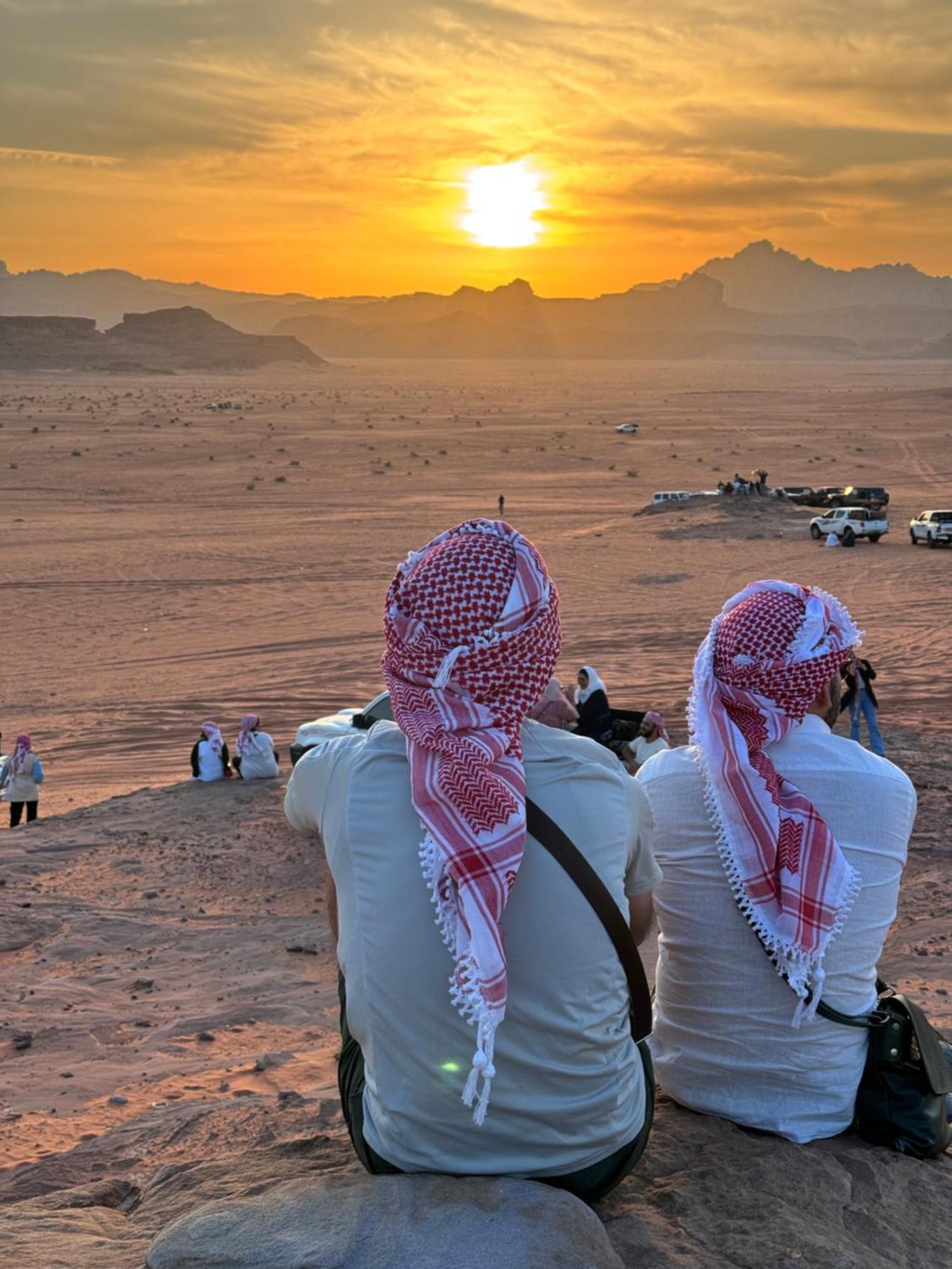 Wadi Rum Sky Camp Exteriör bild